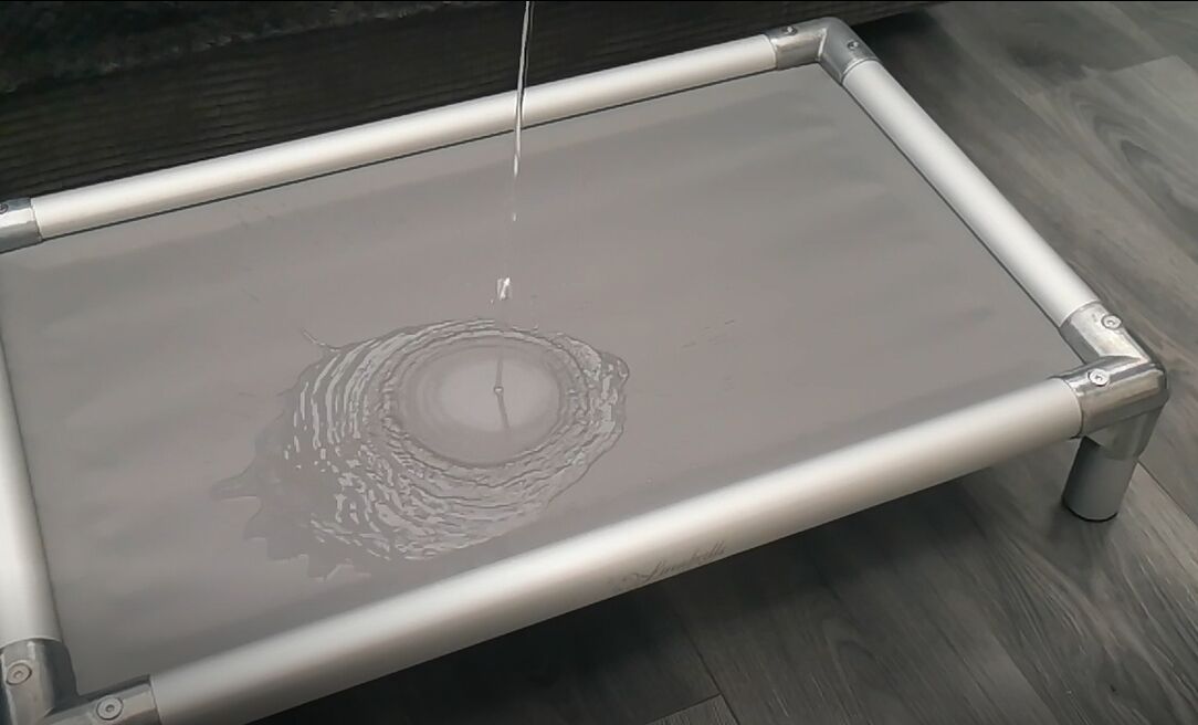 Water poured on the Cofa Bed's platform